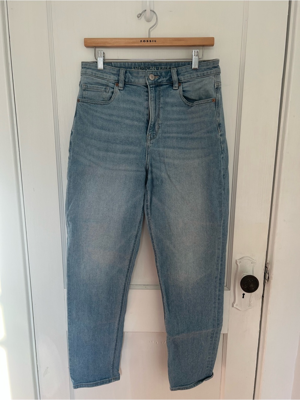 American Eagle - High Rise Stretch Mom Jean - Straight Leg